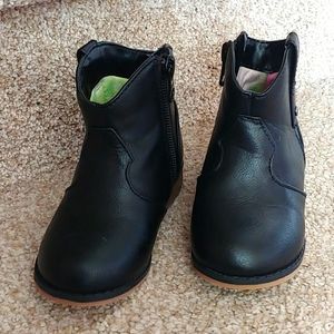Black toddler cowgirl boots size 7 with zippers